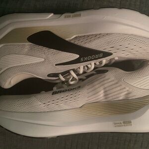 Brooks Ghost Max 3 Size 13 Men- Retail $159.99 plus tax - $100 NWT